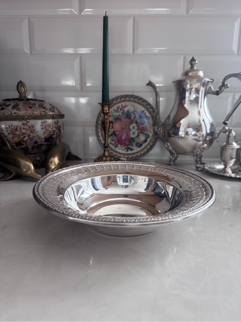 VINTAGE REED & BARTON #1202 Silver Plate 9 7/8”Round Serving Bowl